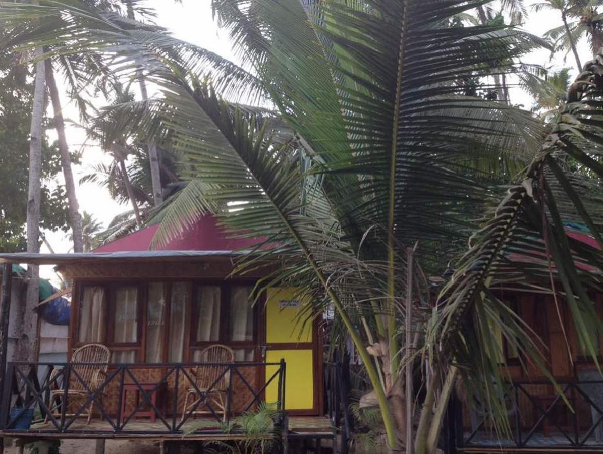 Over The Moon Beach Resorts Palolem Exterior foto